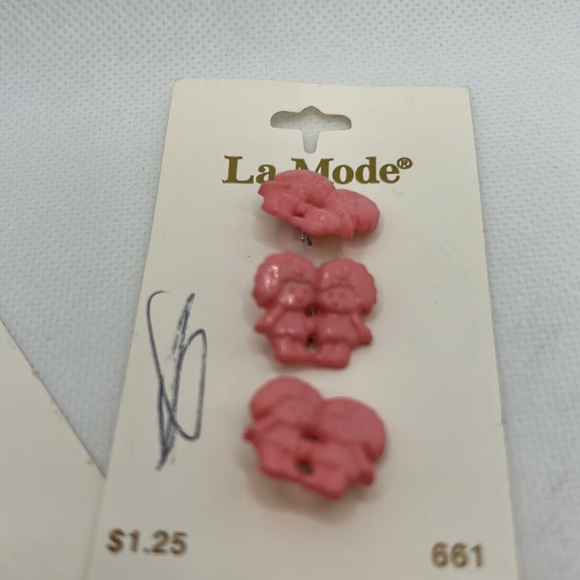 Buttons; vintage, red, pink, plastic, made in Japan and Thailand - Picture 5 of 6